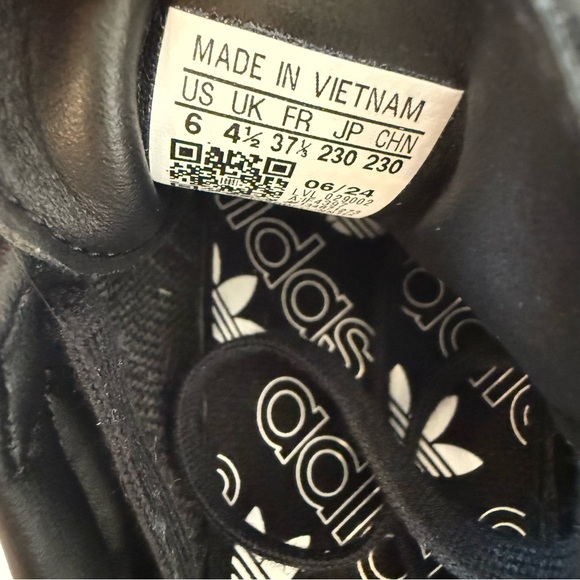 adidas Samba OG Sneakers | Floral Detail | Size 6 | NIB - Picture 7 of 7